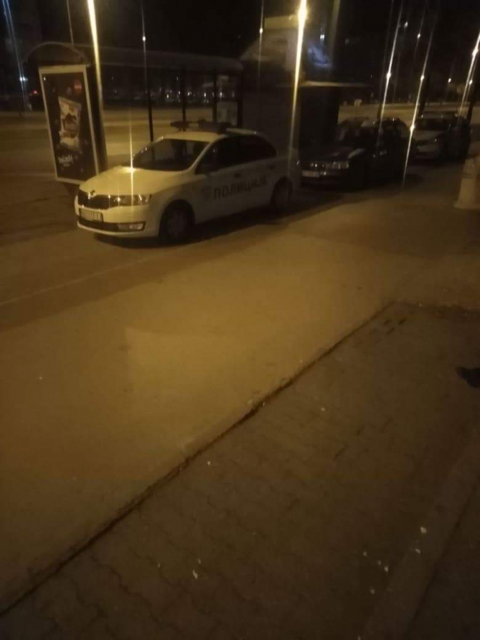 (FOTO) Čovek pao sa vrha solitera na Novom naselju pa preživeo, policija kod njega pronašla drogu