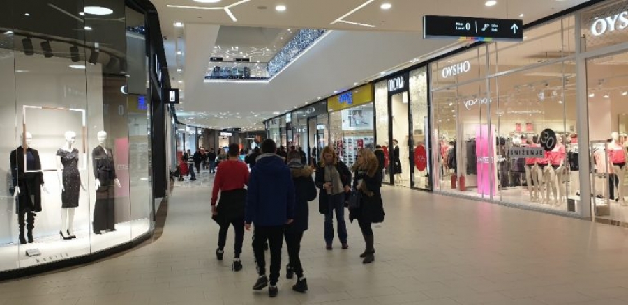 LAŽNA UZBUNA: Posetioci se vraćaju u Promenadu