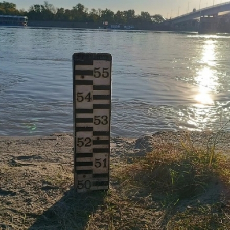 POD VODOM VIKEND NASELJA I DEO ŠTRANDA